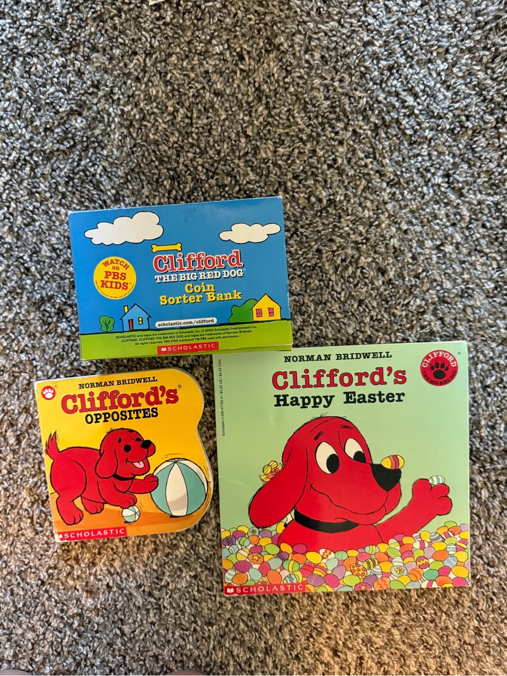Scholastic Clifford Red Plush Book & Coin Sorter Set